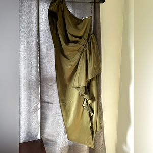 One shoulder dress by Elliatt.